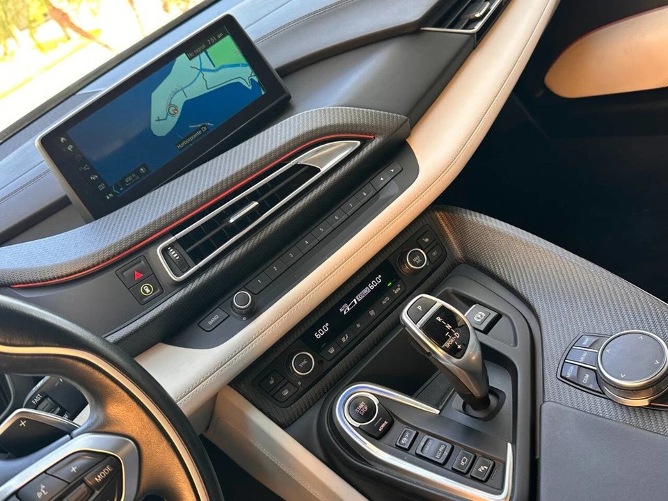 2019 BMW i8 - Image 14 of 24