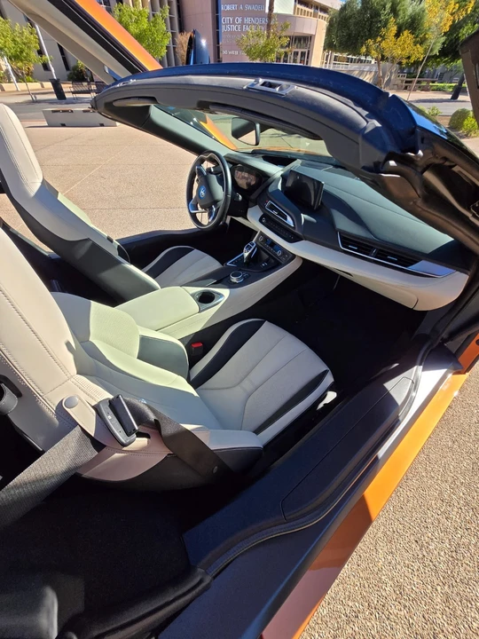 2019 BMW i8 - Image 7 of 15