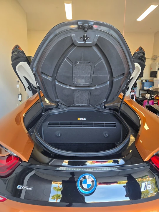 2019 BMW i8 - Image 10 of 15