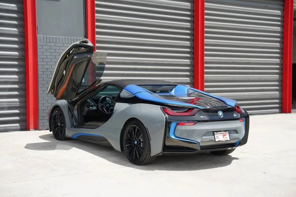 2019 BMW i8 - Image 11 of 20