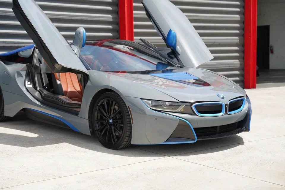 2019 BMW i8 - Image 2 of 20