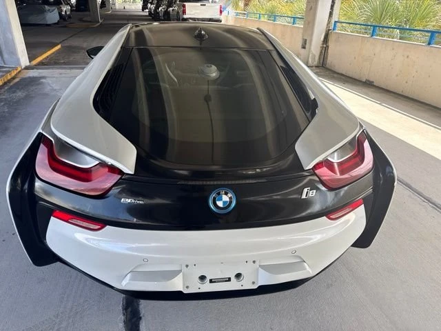 2019 BMW i8 - Image 17 of 20