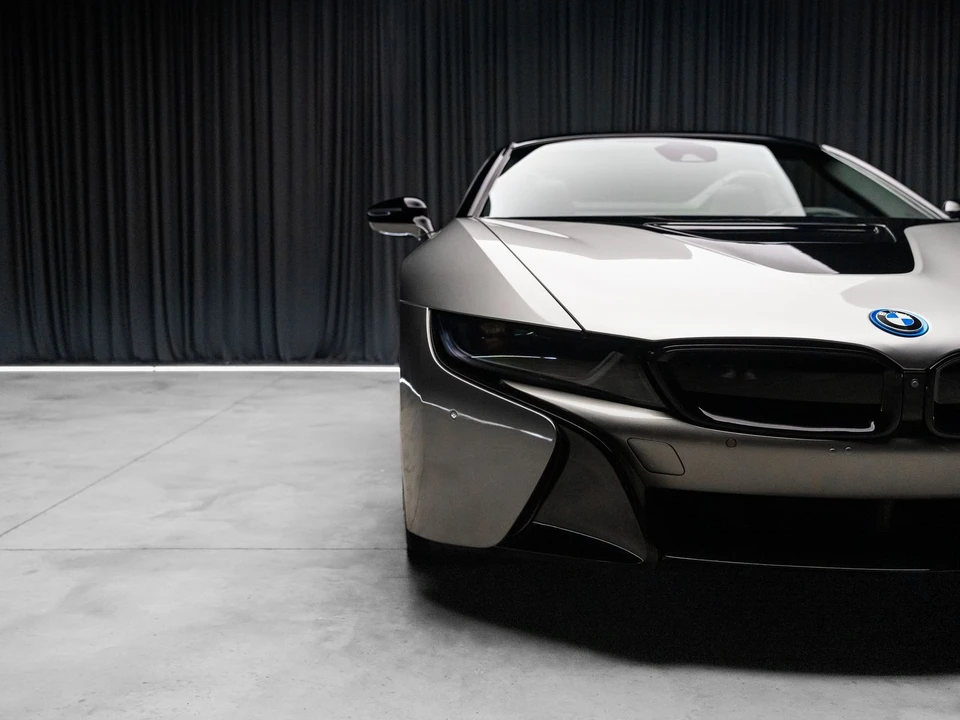 2019 BMW i8 - Image 19 of 31