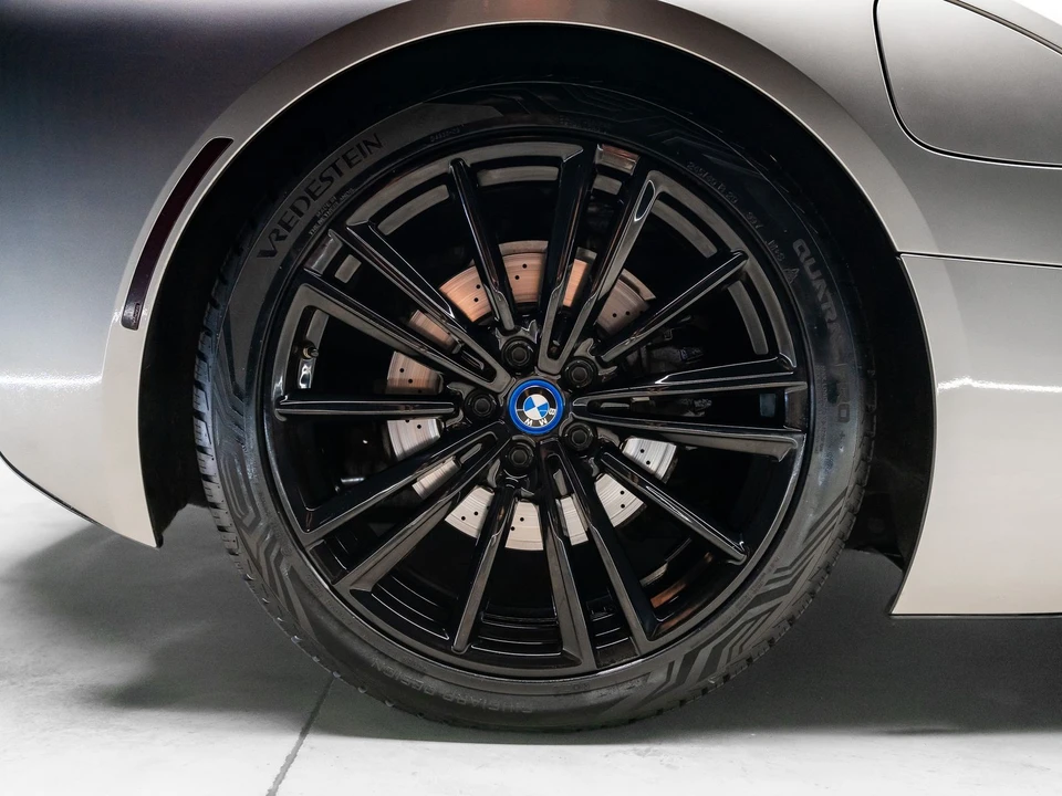2019 BMW i8 - Image 29 of 31