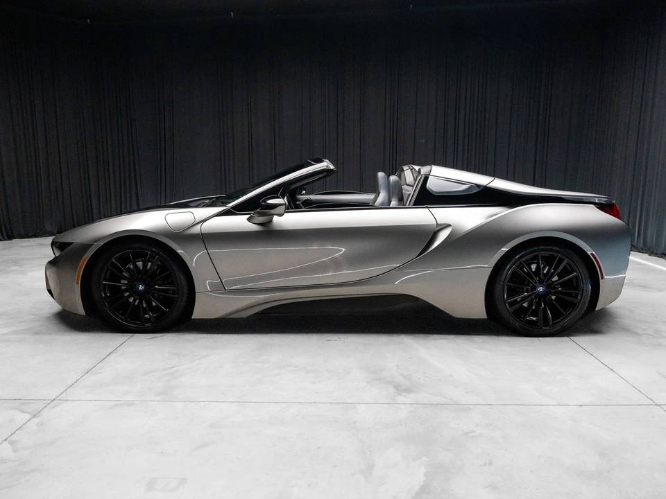 2019 BMW i8 - Image 12 of 31