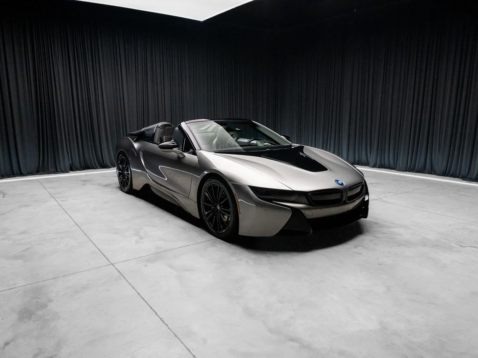 2019 BMW i8 - Image 2 of 31