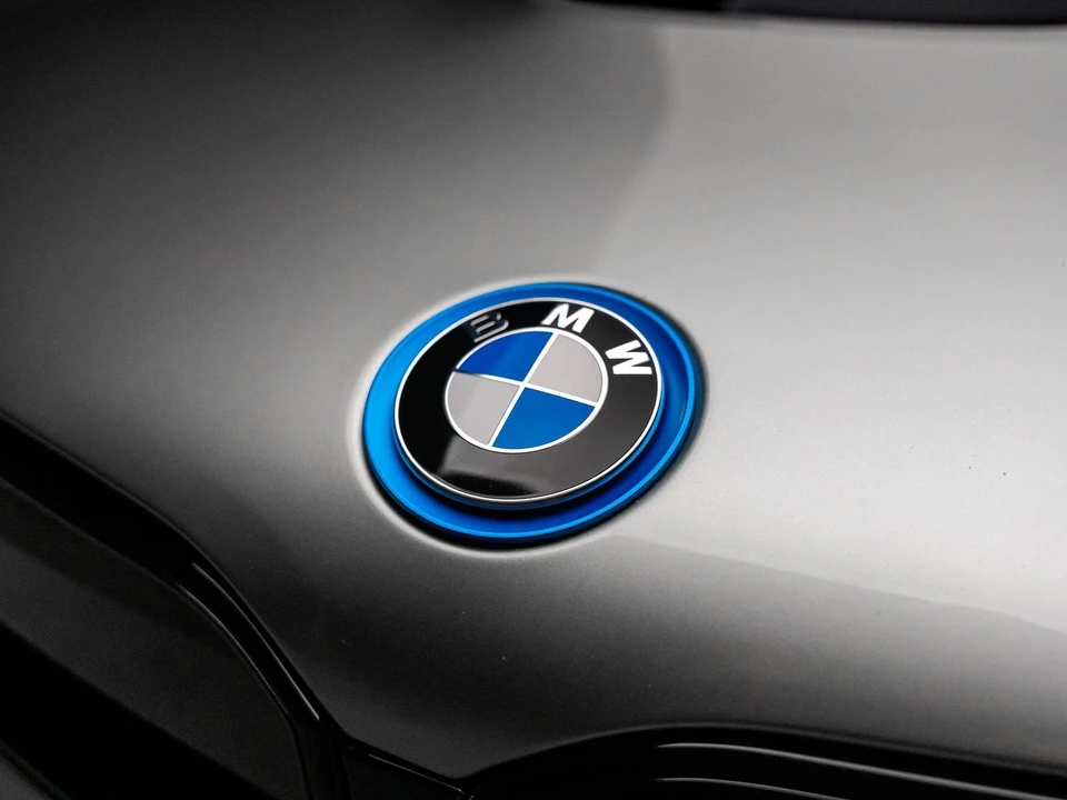 2019 BMW i8 - Image 25 of 31