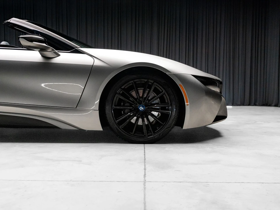 2019 BMW i8 - Image 26 of 31