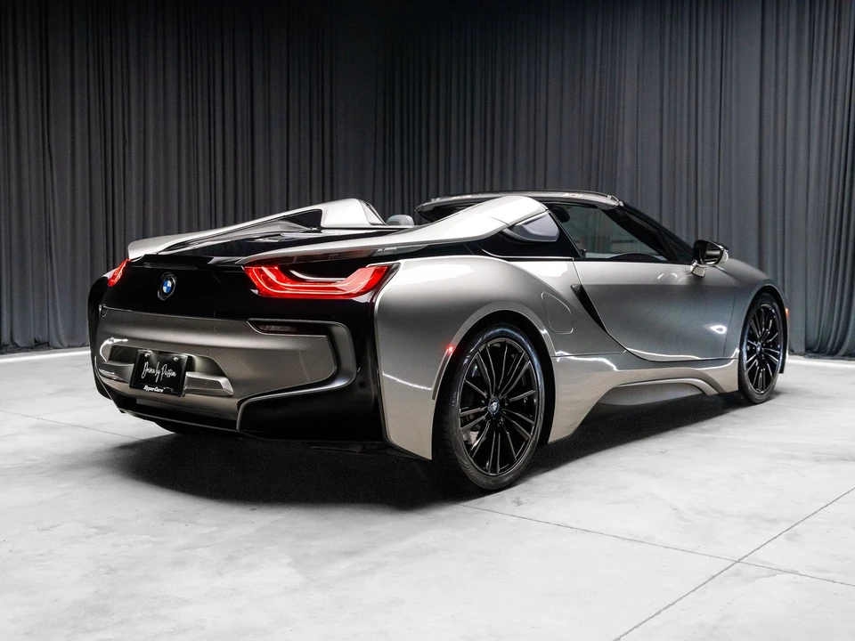 2019 BMW i8 - Image 15 of 31
