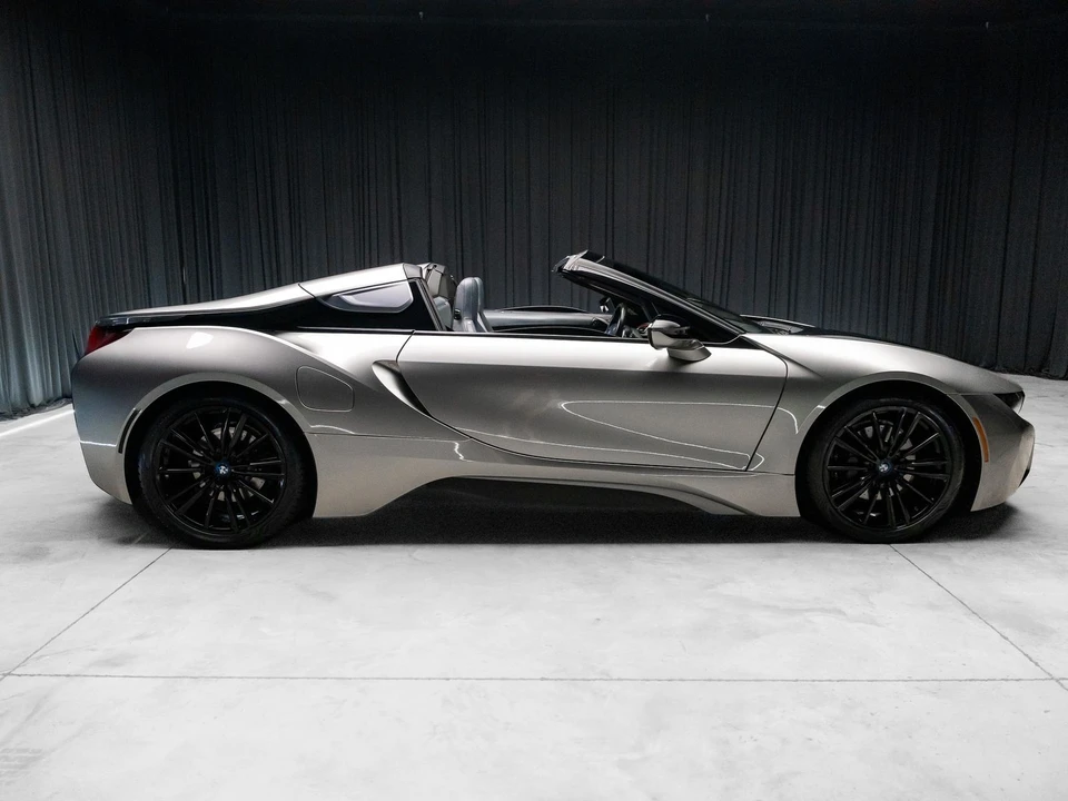 2019 BMW i8 - Image 16 of 31