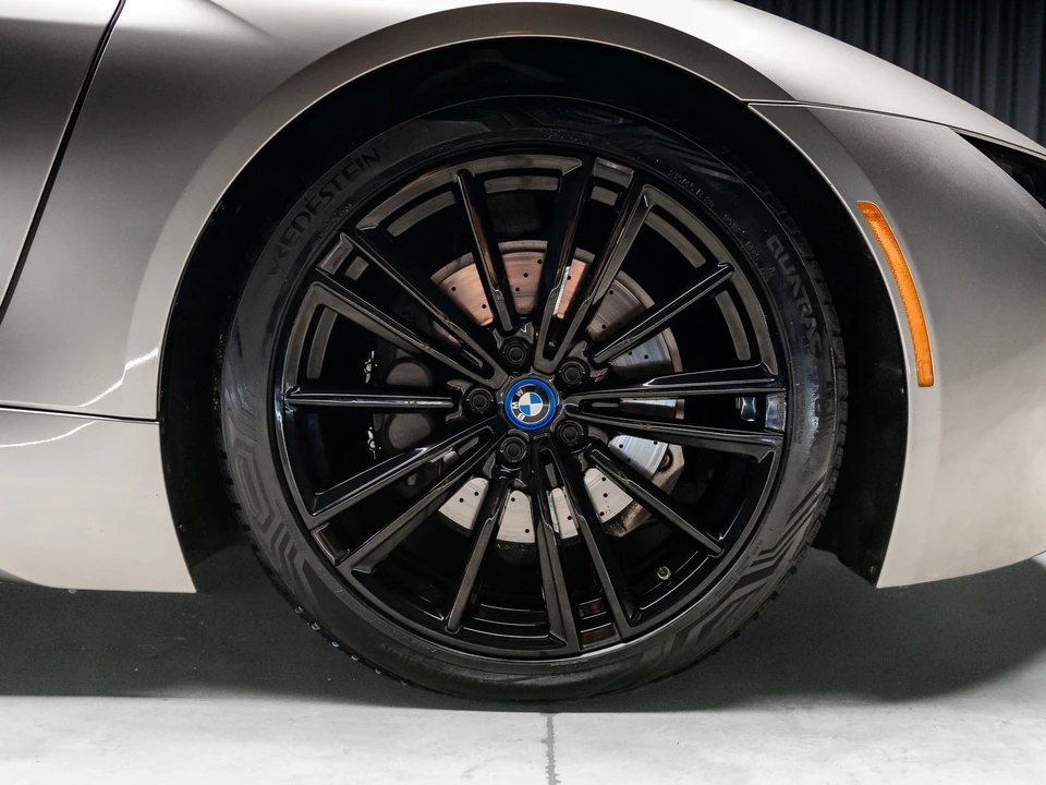 2019 BMW i8 - Image 27 of 31