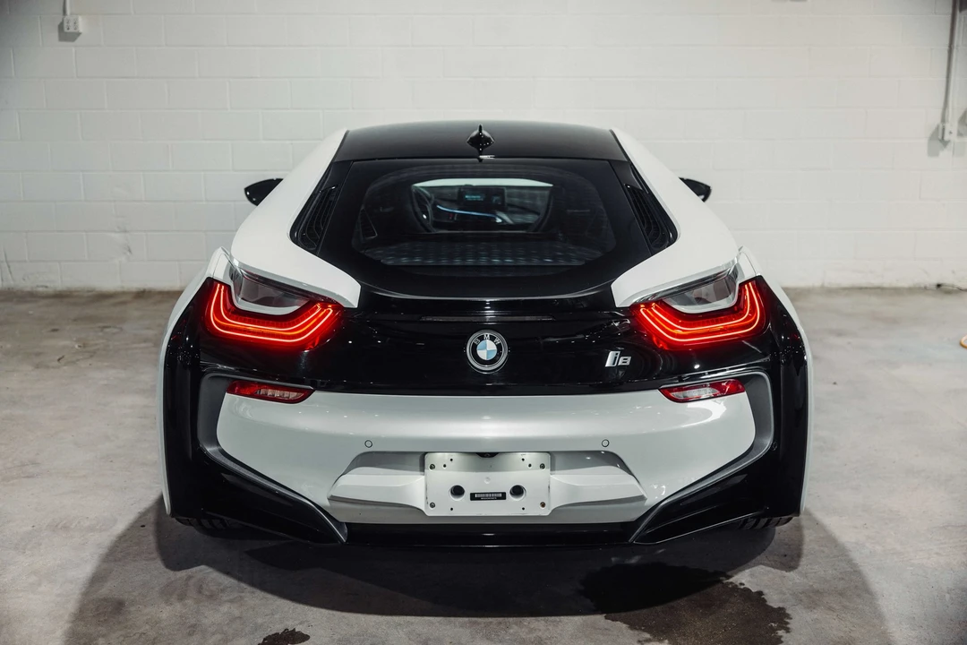 2019 BMW i8 - Image 10 of 31