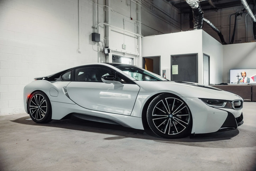 2019 BMW i8 - Image 6 of 31