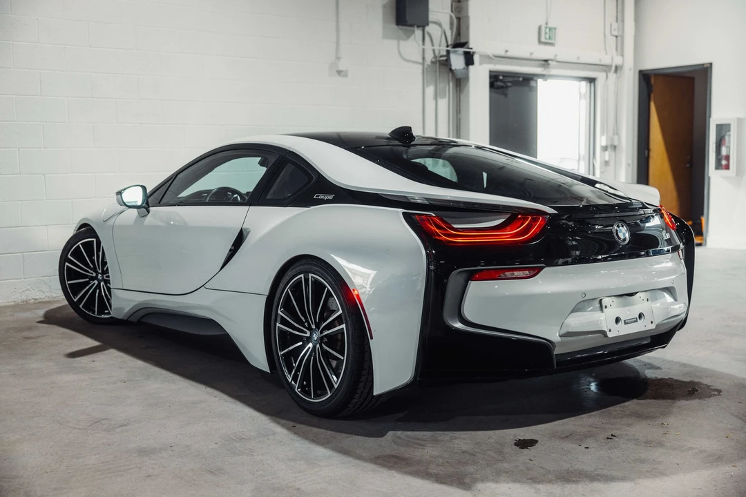 2019 BMW i8 - Image 12 of 31