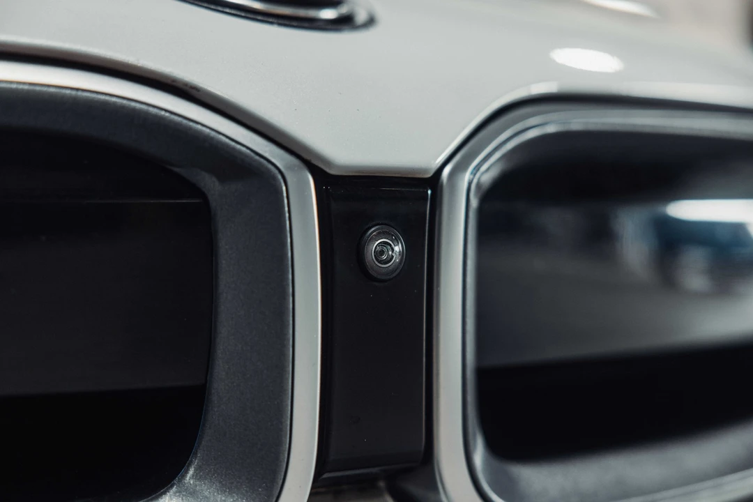 2019 BMW i8 - Image 24 of 31