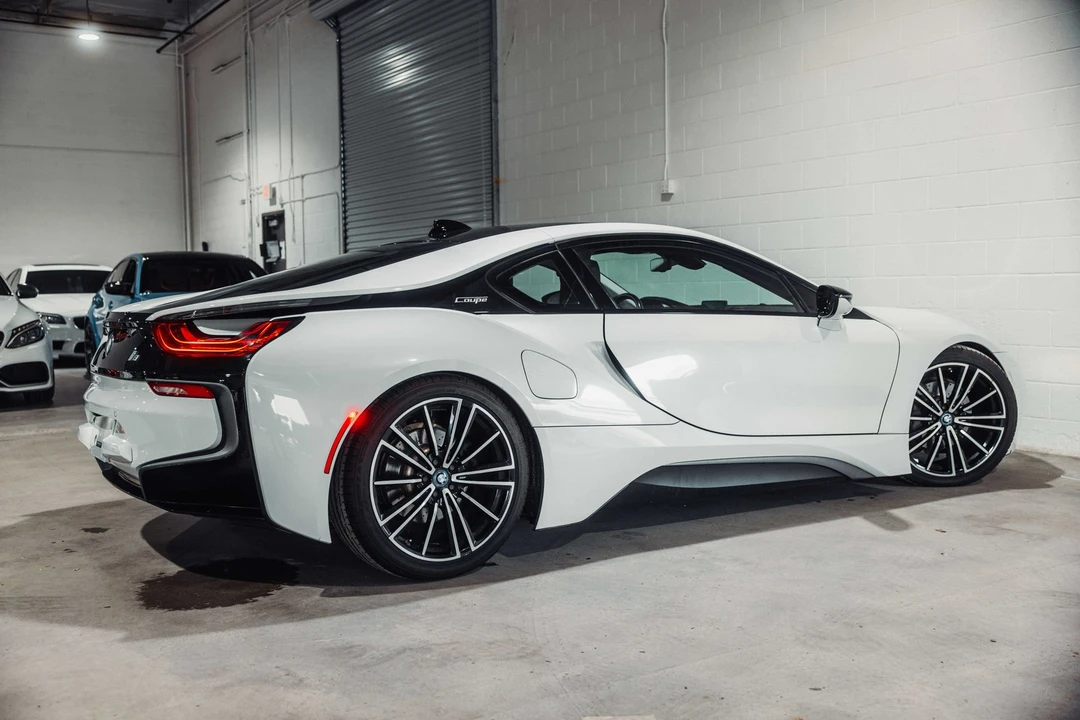 2019 BMW i8 - Image 8 of 31