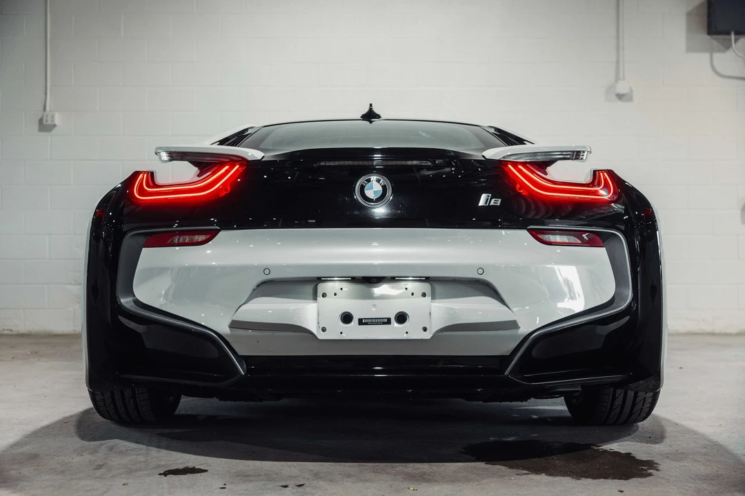 2019 BMW i8 - Image 11 of 31