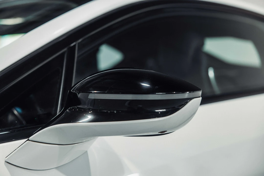 2019 BMW i8 - Image 16 of 31