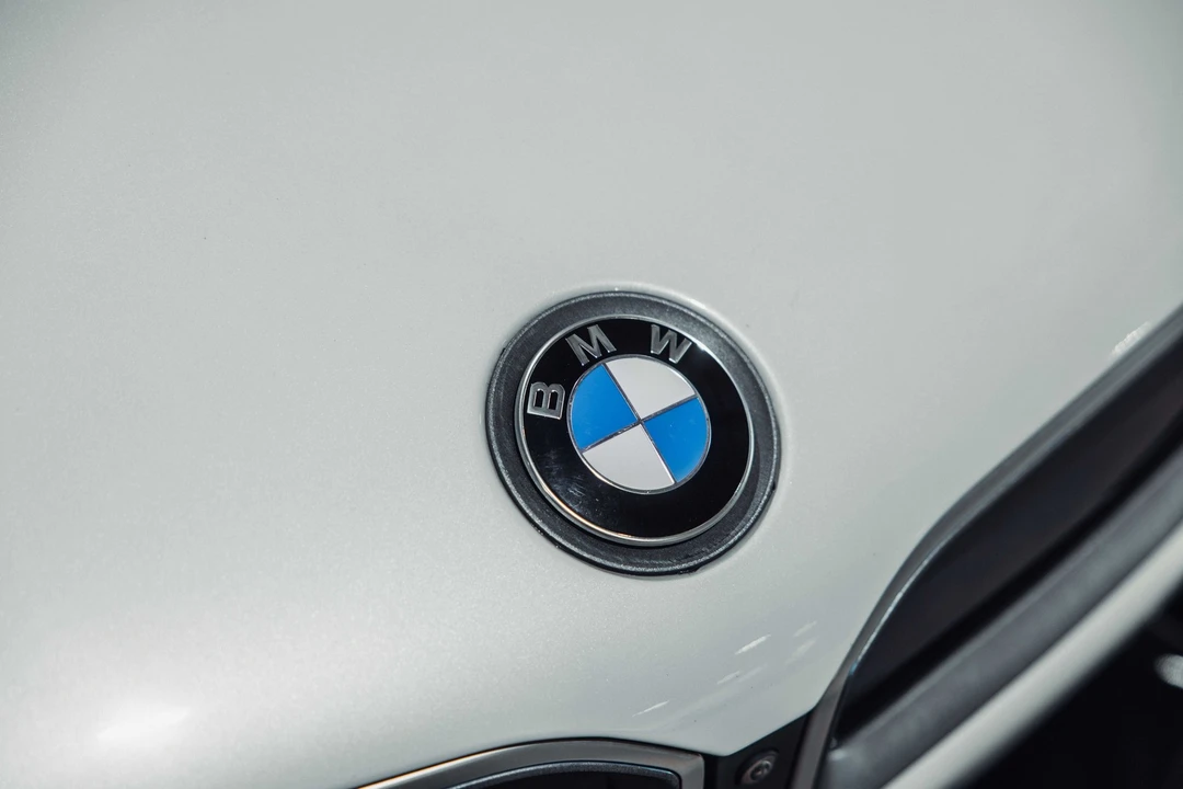 2019 BMW i8 - Image 25 of 31