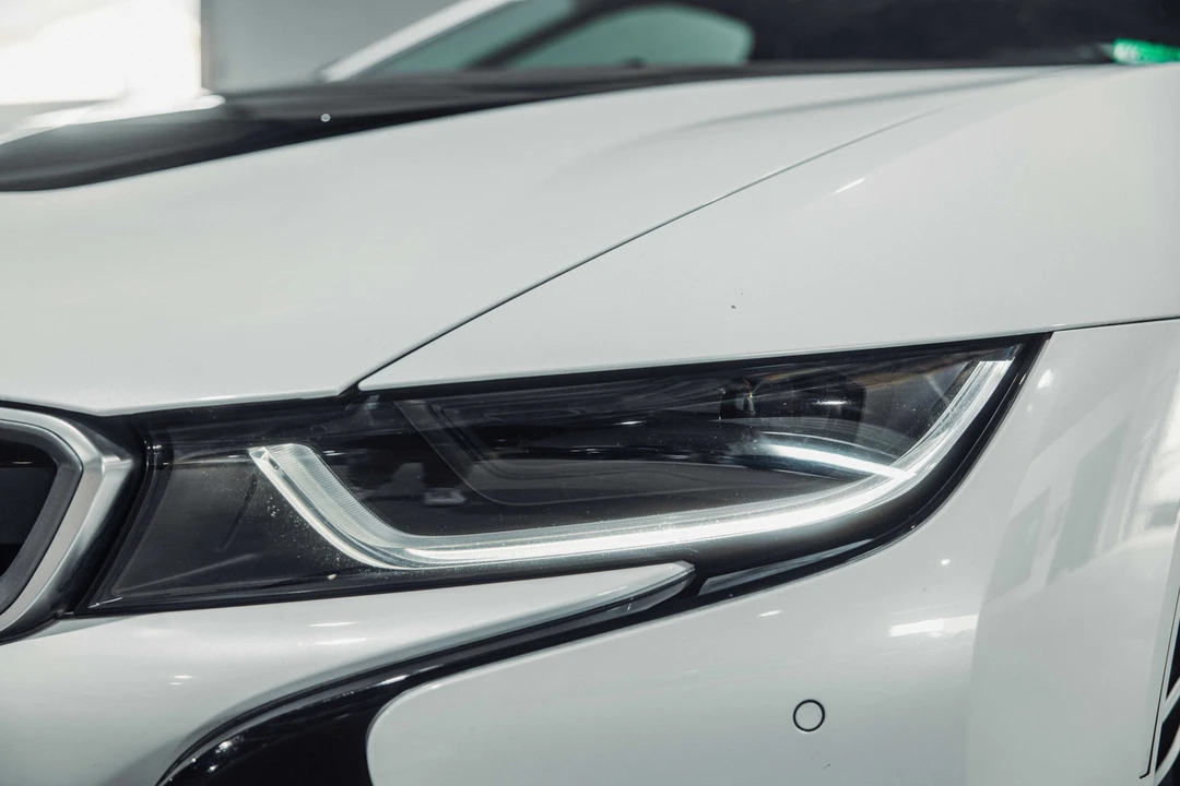 2019 BMW i8 - Image 21 of 31