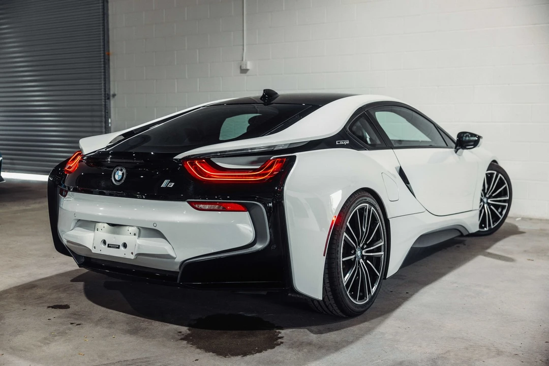 2019 BMW i8 - Image 9 of 31