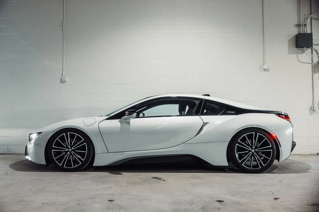 2019 BMW i8 - Image 14 of 31