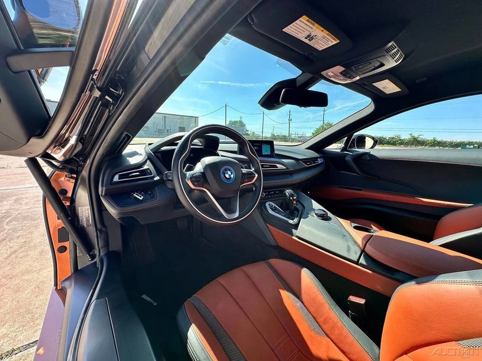 2019 BMW i8 - Image 19 of 24