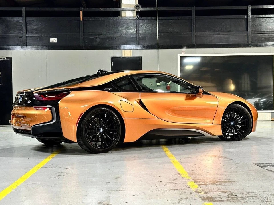 2019 BMW i8 - Image 15 of 24