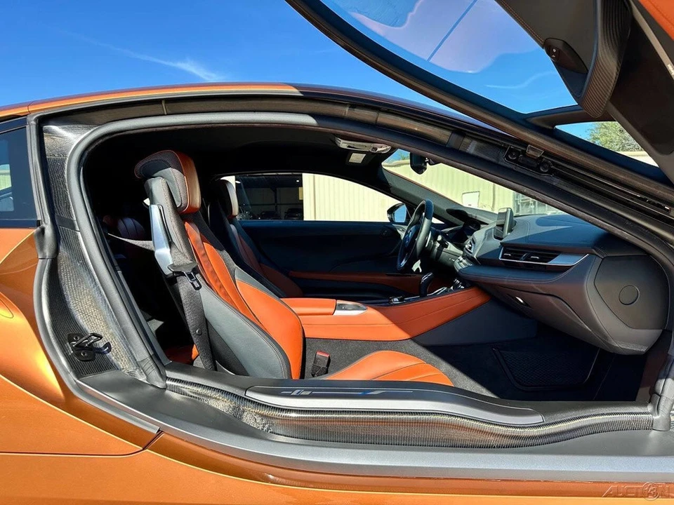2019 BMW i8 - Image 17 of 24