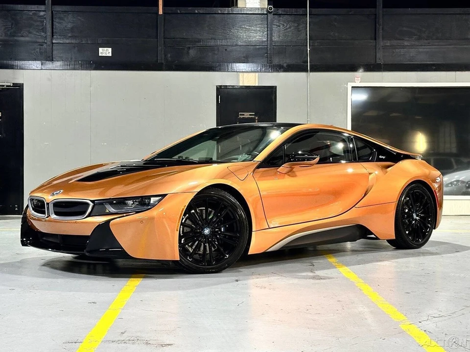2019 BMW i8 - Image 2 of 24