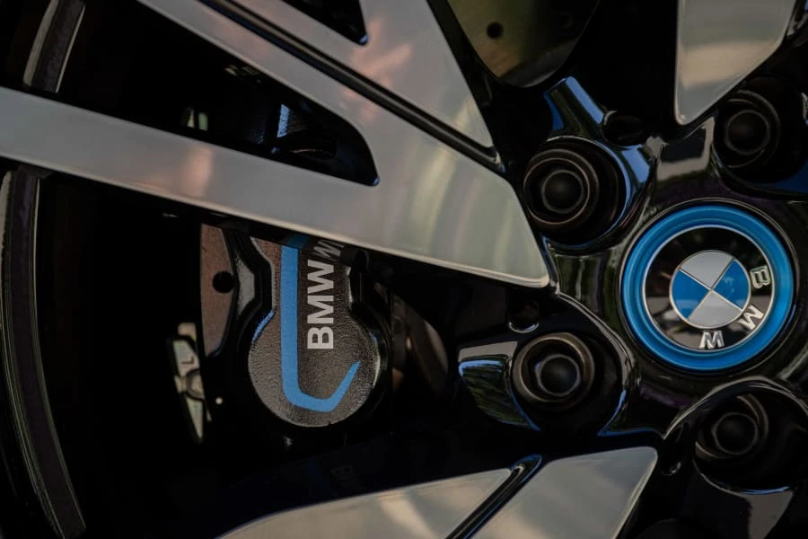 2019 BMW i8 - Image 10 of 27