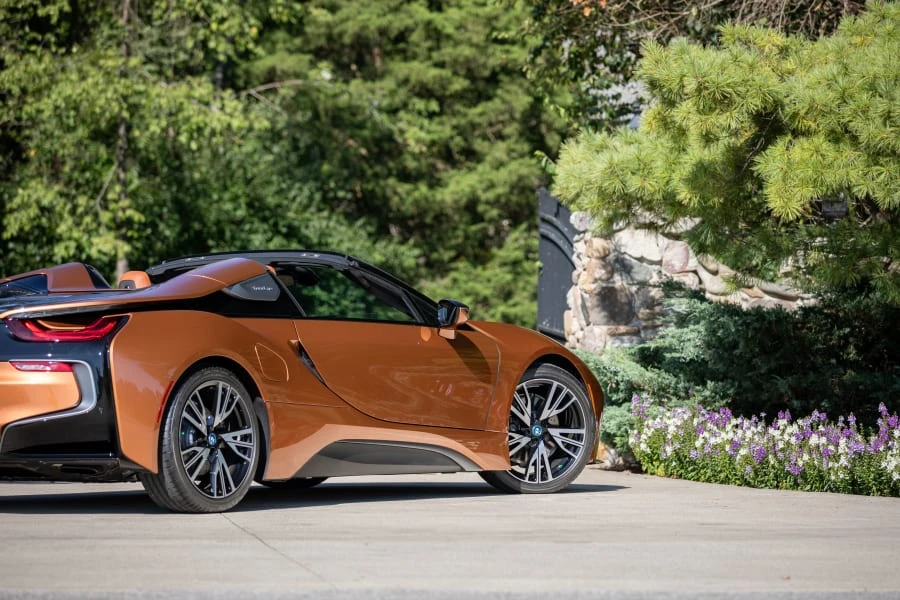 2019 BMW i8 - Image 12 of 27