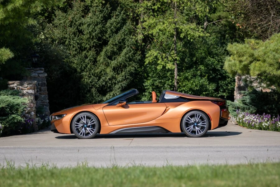 2019 BMW i8 - Image 16 of 27