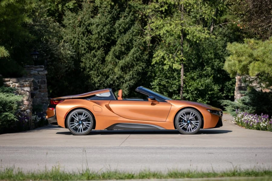 2019 BMW i8 - Image 2 of 27