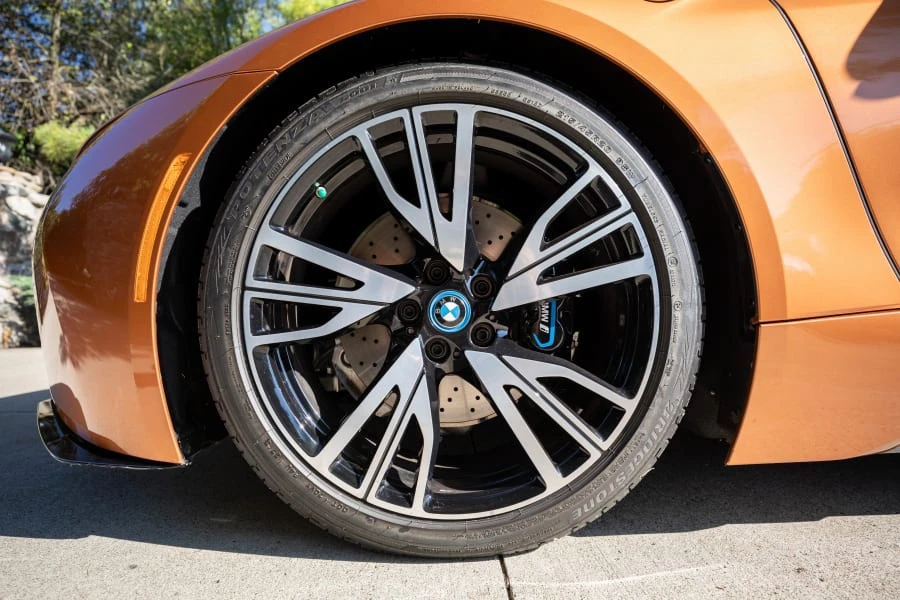 2019 BMW i8 - Image 14 of 27