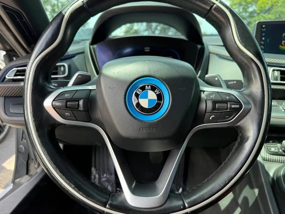 2019 BMW i8 - Image 17 of 18