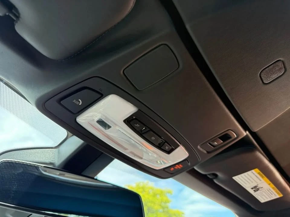 2019 BMW i8 - Image 16 of 18