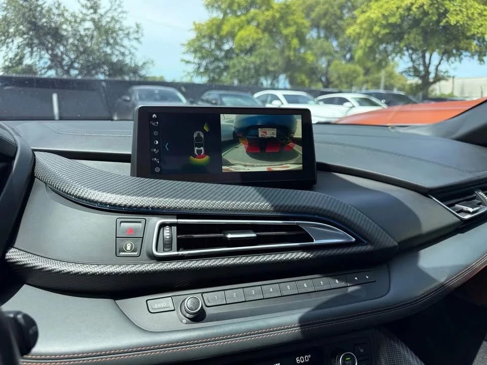 2019 BMW i8 - Image 11 of 18