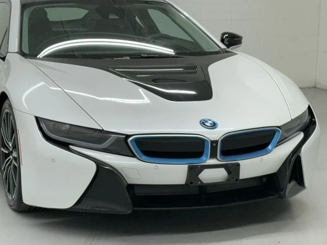 2019 BMW i8 - Image 11 of 12