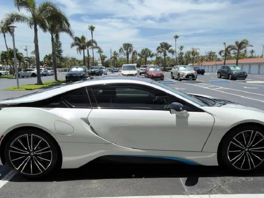 2019 BMW i8 - Image 3 of 4
