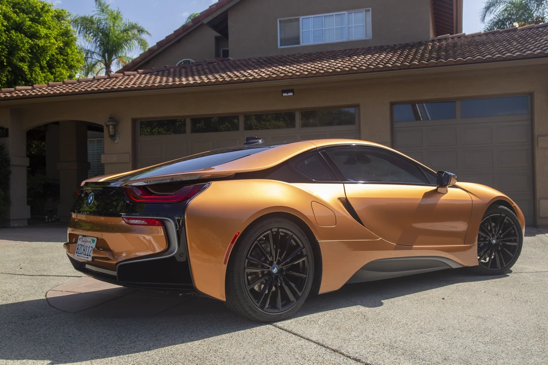 2019 BMW i8 - Image 16 of 24