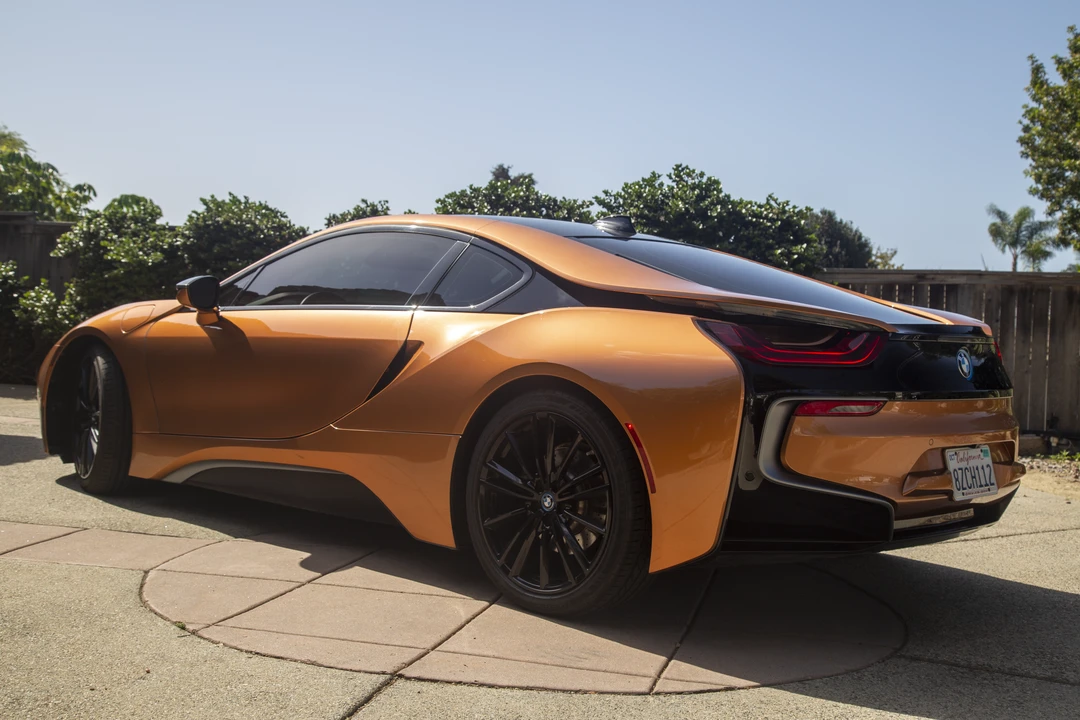 2019 BMW i8 - Image 11 of 24