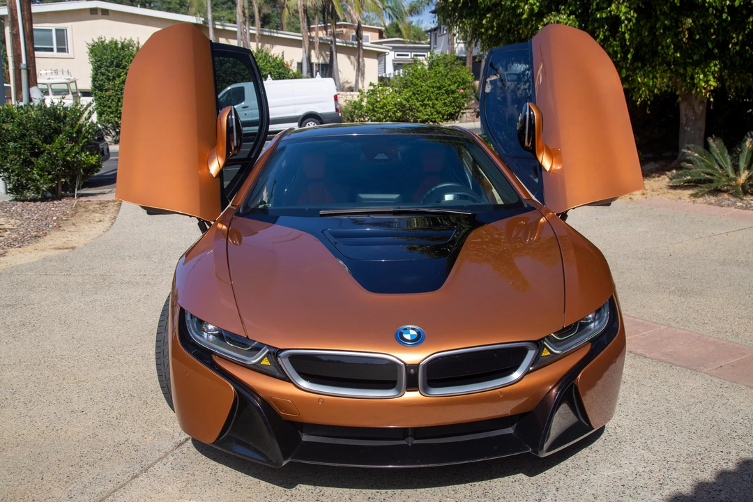2019 BMW i8 - Image 2 of 24