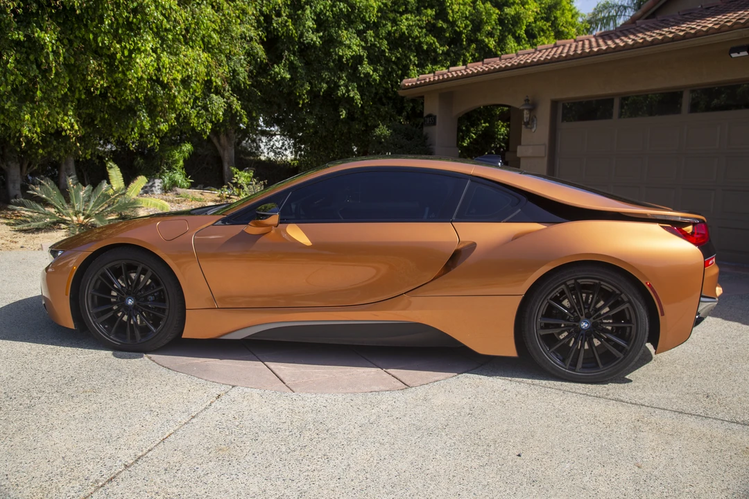2019 BMW i8 - Image 10 of 24