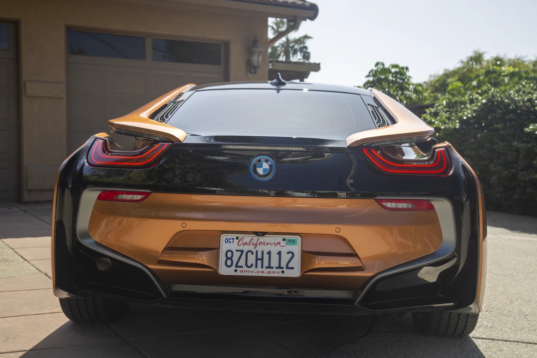 2019 BMW i8 - Image 14 of 24