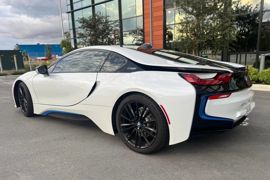 2019 BMW i8 - Image 4 of 31