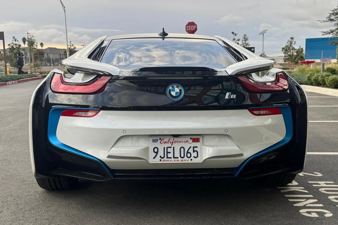 2019 BMW i8 - Image 5 of 31