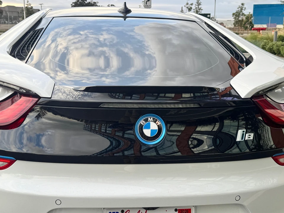 2019 BMW i8 - Image 27 of 31