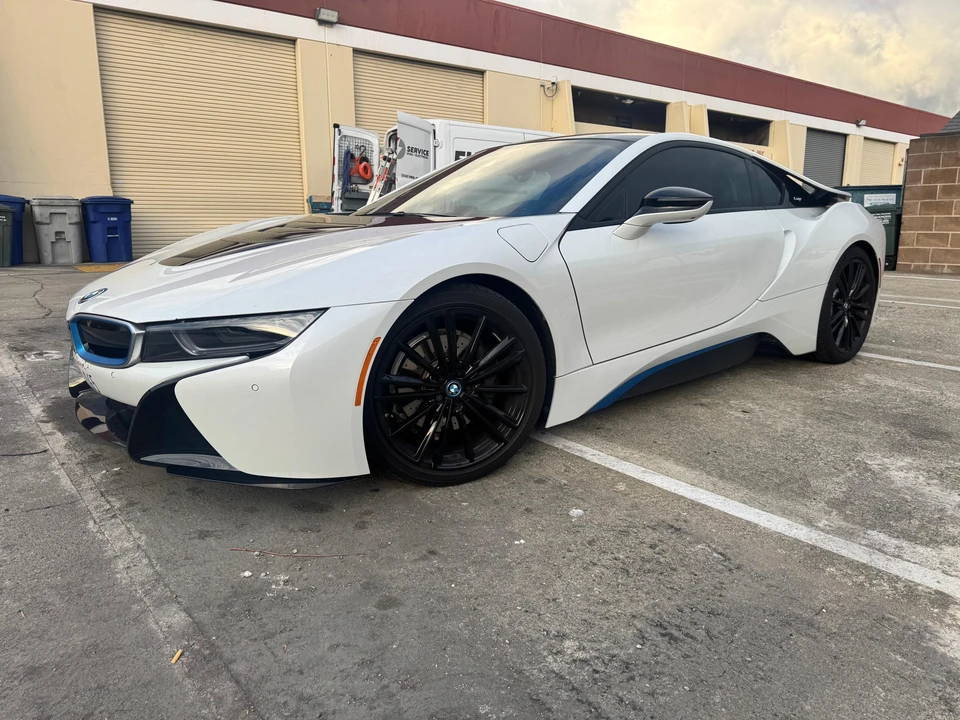 2019 BMW i8 - Image 11 of 31