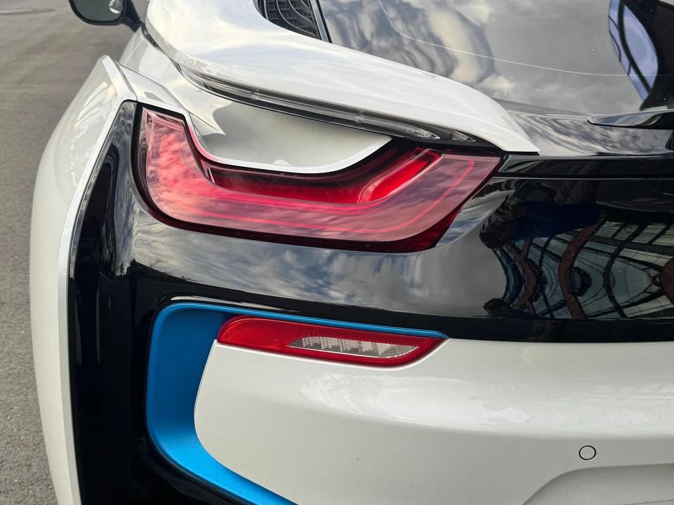 2019 BMW i8 - Image 26 of 31